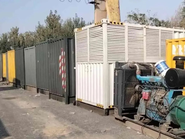 班玛200KW柴油发电机机组每小时油耗是多少？